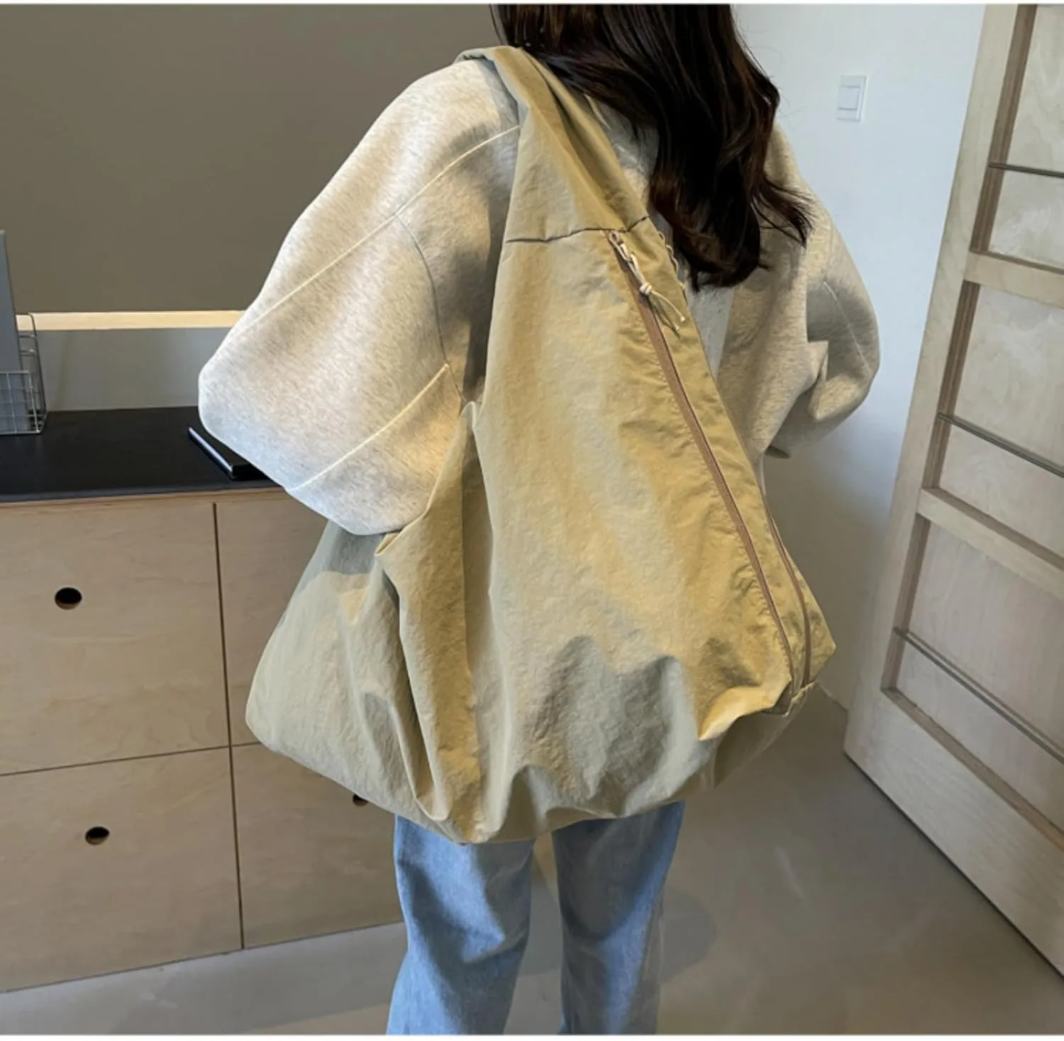 Women Solid Color Draped Tote Bag Large Capacity Nylon Shoulder Purse Versatile Slouchy Hobo Bag Travel Sport