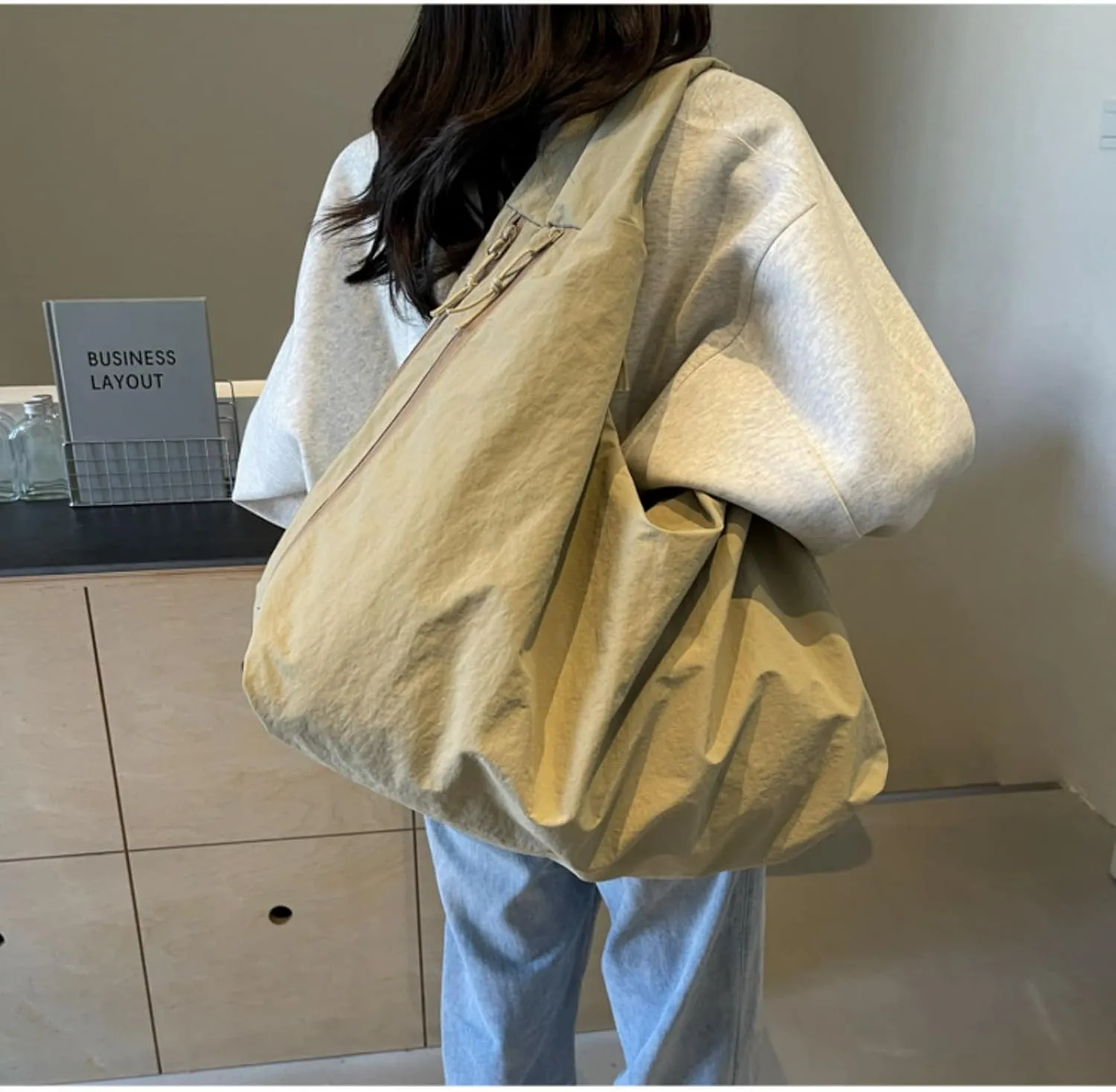 Women Solid Color Draped Tote Bag Large Capacity Nylon Shoulder Purse Versatile Slouchy Hobo Bag Travel Sport