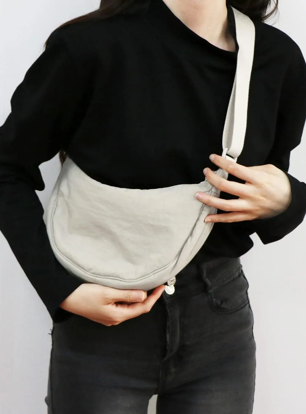 YIKOEE Crescent Bag for Women Men Small Sling Crossbody Bag with Half Moon Shape